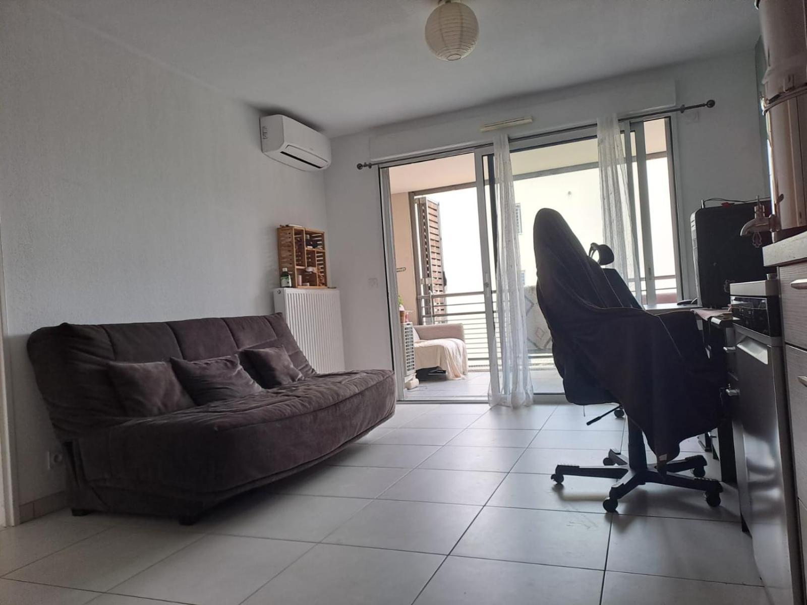 Appartement T2 Avec Terrasse, 5 Min De La Plage Frejus Bagian luar foto