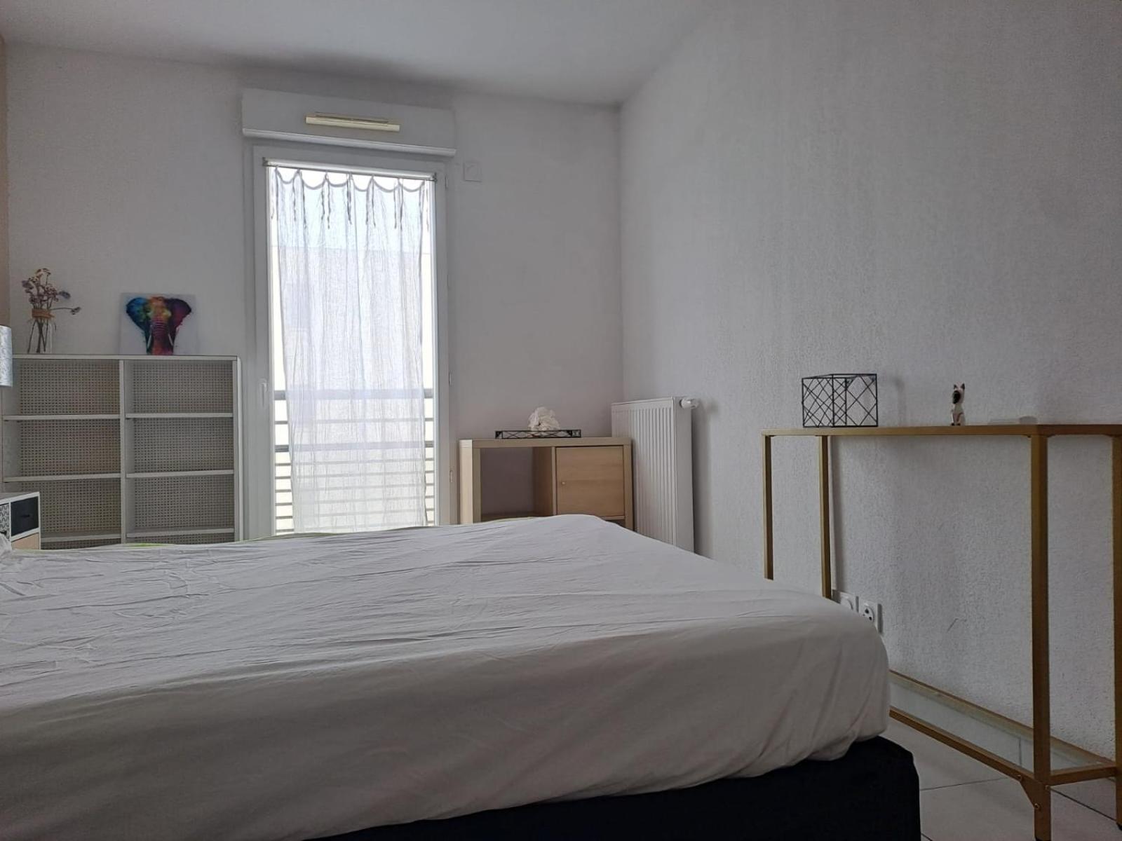 Appartement T2 Avec Terrasse, 5 Min De La Plage Frejus Bagian luar foto